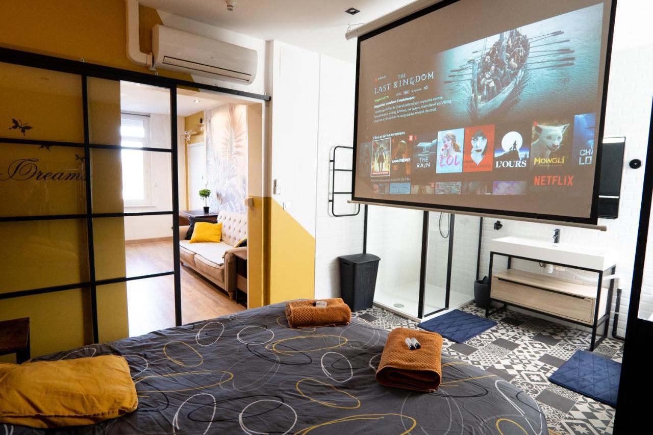 Capsule Premium Balneo & Home Cinema Valenciennes Ngoại thất bức ảnh