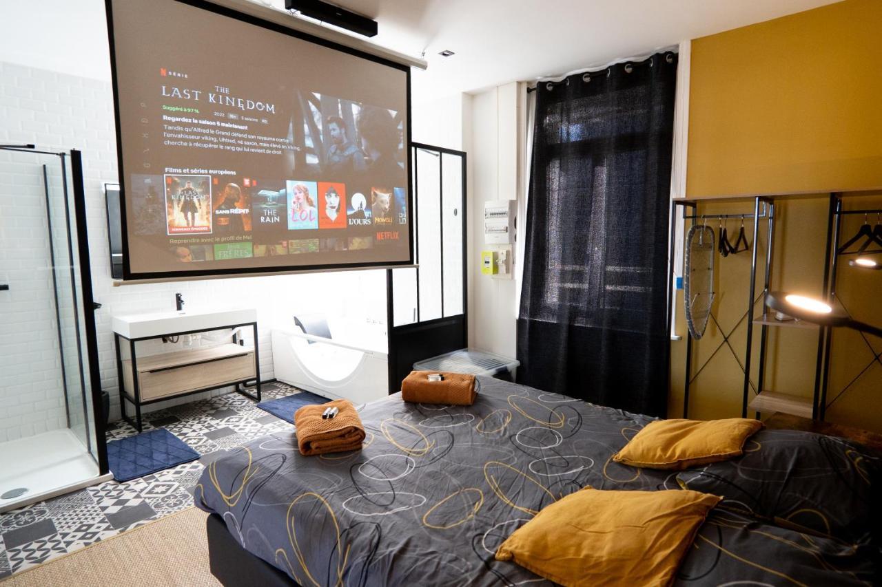 Capsule Premium Balneo & Home Cinema Valenciennes Ngoại thất bức ảnh
